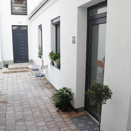 Mini Flat Apartment Pecs